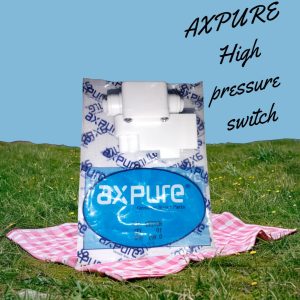High pressure switch mounted at the exit of the booster pump to cut osmosis water under high pressure. It cuts the water supply prior to filtration. It acts like an automatic switch when installed on a 24V solenoid valve.